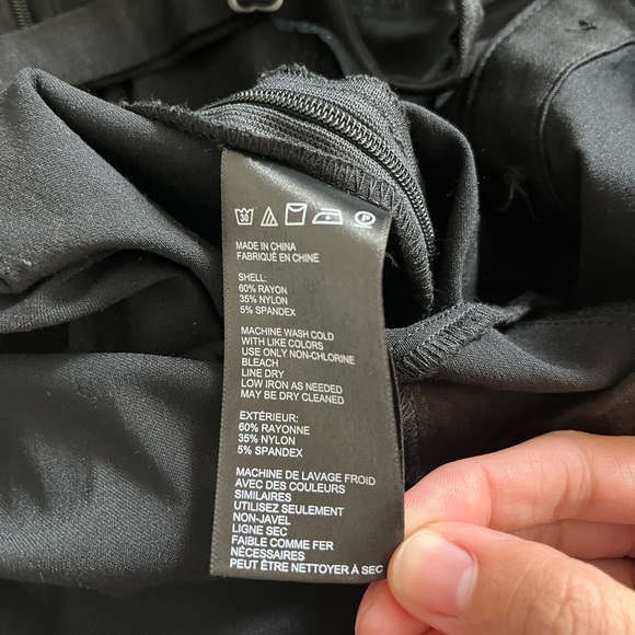 NWT Urban Outfitters Black Structured Jumpsuit with Removable Straps - Picture 13 of 13